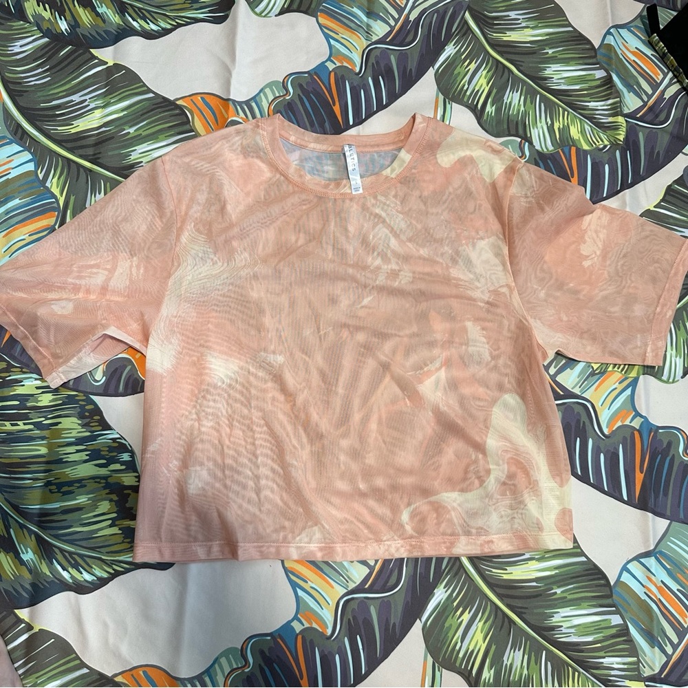 Like new Fabletics shirt sleeve mesh crop tee